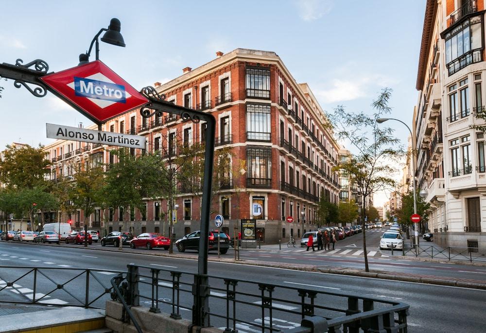 فندق مدريدفي  غران فرساي المظهر الخارجي الصورة